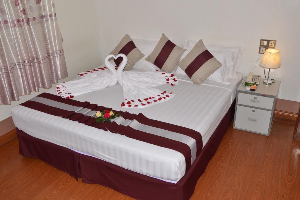 Myat Nan Taw Hotel Лойко Экстерьер фото