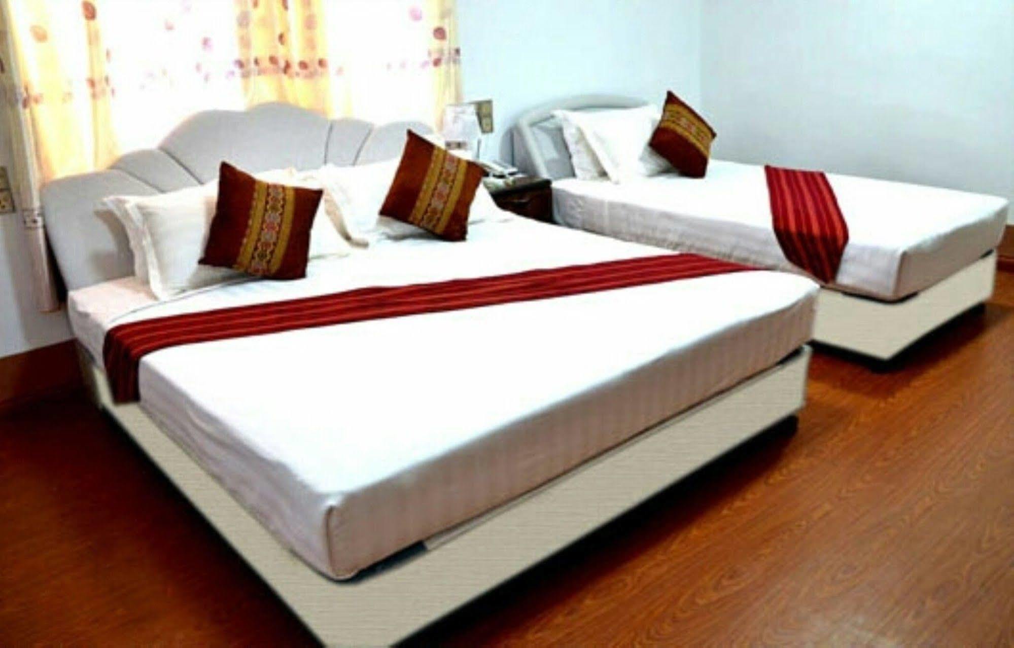Myat Nan Taw Hotel Лойко Экстерьер фото