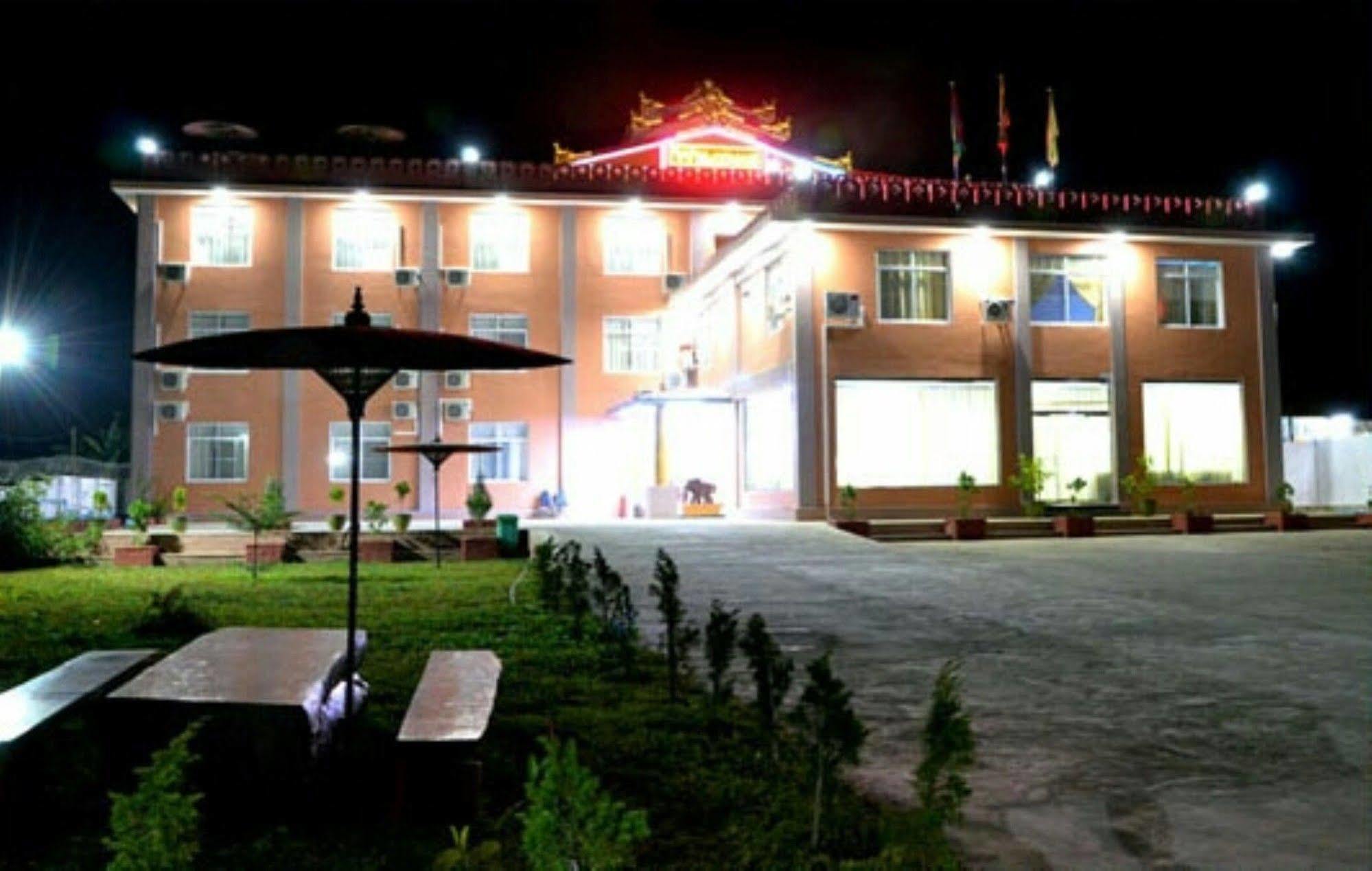 Myat Nan Taw Hotel Лойко Экстерьер фото